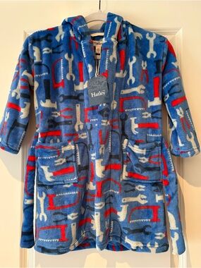 👦🏻 Hatley Kids Plush Hooded Robe Tool Print Blue Size M (4–5) NWT